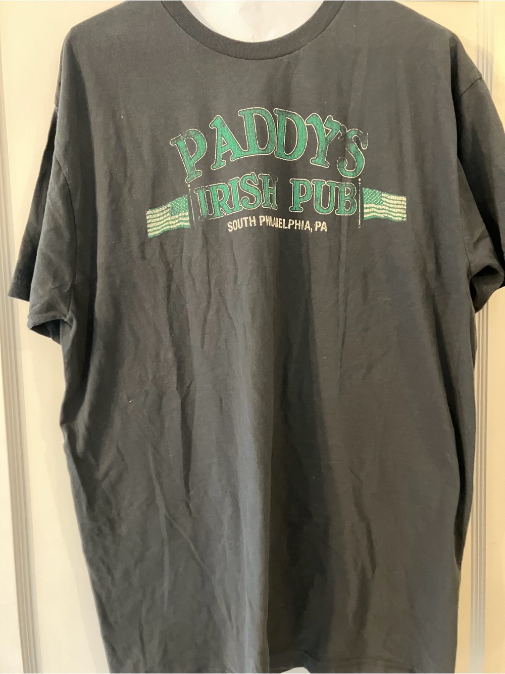 Adult It's Always Sunny in Philadelphia Paddy's Irish Pub Cosplay T-shirt 2XL
